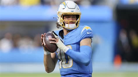 Chargers QB Justin Herbert will miss rest of season after surgery on his broken index finger